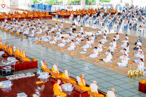 ภาพ No.348505:วันที่ 11 กันยายน พ.ศ.2569 พิธีบุพเปตพลี ครั้งที่ 188 ร่วมอุทิศส่วนกุศล แด่หมู่ญาติผู้ล่วงลับไปแล้ว และเป็นปัจจัยสนับสนุน การเผยแผ่พระพุทธศาสนา ณ หอฉันคุณยายอาจารย์ วัดพระธรรมกาย