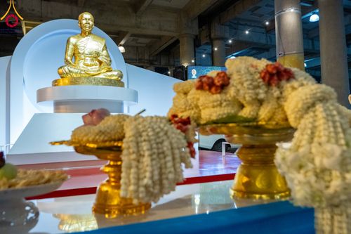 ภาพ No.90425:พิธีฉลองชัยสวดมนต์บทธัมมจักกัปปวัตตนสูตร 5,759,139,139 จบ เนื่องใน 139 ปี วันคล้ายวันเกิดด้วยรูปกายเนื้อ พระมงคลเทพมุนี (สด จนฺทสโร) พระผู้ปราบมาร วันอังคารที่ 10 ตุลาคม พ.ศ. 2566 ณ มหารัตนวิหารคด วัดพระธรรมกาย จ.ปทุมธานี