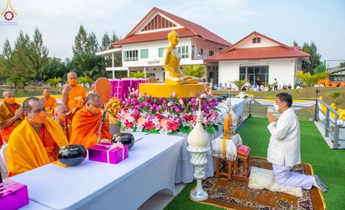 ภาพ No.68526:พิธีเจริญพระพุทธมนต์และตักบาตรพระ ๑,๐๐๐ รูป บำเพ็ญกุศลเพื่อถวายพระพรชัยแด่ สมเด็จพระเจ้าลูกเธอเจ้าฟ้าพัชรกิติยาภา นเรนทิราเทพยวดี กรมหลวงราชสาริณีสิริพัชร มหาวัชรราชธิดา และ ฉลองเมืองลำปาง ๑,๓๔๒ ปี วันศุกร์ที่ ๓๐ ธันวาคม พ.ศ.๒๕๖๕ ณ ศูนย์ปฏิบัติธรรมลำปาง 