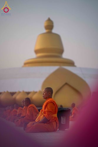 ภาพ No.299744:วันที่ 19 มกราคม พ.ศ.2569 พระธรรมยาตราปฏิบัติธรรมและถ่ายภาพหมู่ประวัติศาสตร์ ณ อนุสรณ์สถานลำดับที่ 5 สถานที่เผยแผ่วิชชาธรรมกายครั้งแรก  อนุสรณ์สถานบางปลาวัดบางปลา อ.บางเลน จ.นครปฐม ในโครงการธรรมยาตรา กตัญญูบูชา มหาปูชนียาจารย์ พระมงคลเทพมุนี(สด จนฺทสโร) 