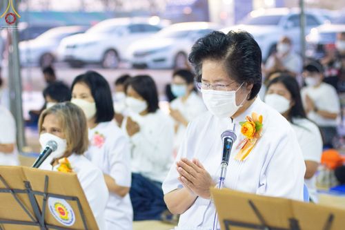 ภาพ No.74478:พิธีถวายภัตตาหารเป็นสังฆทาน แด่คณะพระธรรมยาตราฯ ในโครงการธรรมยาตรากตัญญูบูชา มหาปูชนียาจารย์ พระมงคลเทพมุนี(สด จนฺทสโร) พระผู้ปราบมาร อนุสรณ์สถาน 7 แห่ง ปีที่ 11 วันที่ 27 มกราคม พ.ศ. 2566