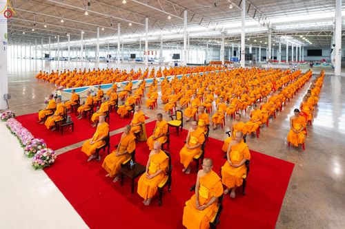 ภาพ No.338911:วันอาทิตย์ที่ 12 กรกฎาคม พ.ศ.2569 พิธีมุทิตาผู้สอบได้เปรียญธรรม ประโยค 1-2 ถึง ป.ธ.9 และ บ.ศ.1-2 ถึง บ.ศ.6 สำนักศาสนศึกษาวัดพระธรรมกาย ประจำปี 2569, พิธีมอบตราตั้งแต่งตั้งอาจารย์ใหญ่ สำนักศาสนศึกษาวัดพระธรรมกาย