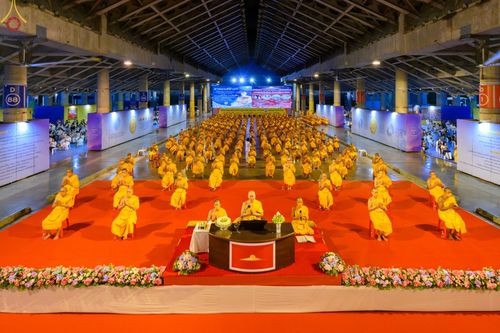 พิธีสวดมนต์ข้ามปี วันที่ 31 ธันวาคม พ.ศ. 2565 ณ มหารัตนวิหารคด วัดพระธรรมกาย จ.ปทุมธานี