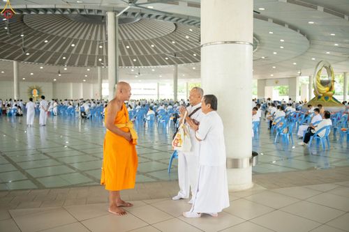 ภาพ No.348167:วันที่ 10 กันยายน พ.ศ.2569 พิธีสวดพระพุทธมนต์ และถวายภัตตาหารเป็นสังฆทาน เนื่องในวันครบ 26 ปี วันคล้ายละสังขาร คุณยายอาจารย์มหารัตนอุบาสิกาจันทร์ ขนนกยูง ณ หอฉันคุณยายอาจารย์ฯ วัดพระธรรมกาย