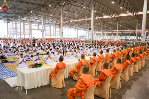 พิธีถวายภัตตาหารเป็นสังฆทาน แด่คณะพระธรรมยาตราฯ ในโครงการธรรมยาตรากตัญญูบูชา มหาปูชนียาจารย์ พระมงคลเทพมุนี(สด จนฺทสโร) พระผู้ปราบมาร อนุสรณ์สถาน 7 แห่ง ปีที่ 12 วันที่ 2 มกราคม พ.ศ. 2567 ณ สภาธรรมกายสากล วัดพระธรรมกาย