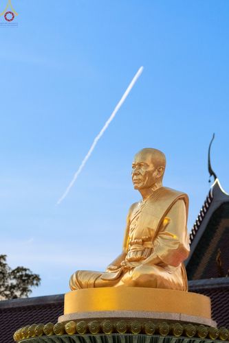 ภาพ No.73356:พิธีจุดประทีปถวายเป็นพุทธบูชา และบูชาธรรมมหาปูชนียาจารย์ ในโครงการธรรมยาตรากตัญญูบูชา มหาปูชนียาจารย์ พระมงคลเทพมุนี(สด จนฺทสโร) พระผู้ปราบมาร ปีที่ 11 ณ อนุสรณ์สถานลำดับที่ 4 สถานที่เกิดด้วยกายธรรม วัดโบสถ์ (บน) บางคูเวียง อ.บางกรวย จ.นนทบุรี วันที่ 21 