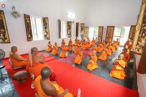 ภาพ No.317985:วันพฤหัสบดีที่ 2 เมษายน พ.ศ.2569 พิธีปลงผม , พิธีขอขมามอบบาตรและผ้าไตร , พิธีบรรพชาสามเณร จำนวน 28 รูป   ณ วัดโซกเป็ดอภิญญาโณ ต.เมืองเก่า อ.เมือง จ.สุโขทัย