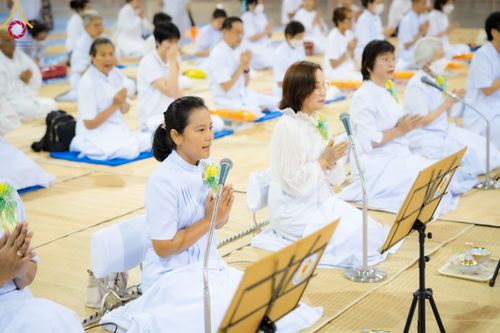 ภาพ No.105534:พิธีถวายภัตตาหารเป็นสังฆทาน แด่คณะพระธรรมยาตราฯ ในโครงการธรรมยาตรากตัญญูบูชา มหาปูชนียาจารย์ พระมงคลเทพมุนี(สด จนฺทสโร) พระผู้ปราบมาร อนุสรณ์สถาน 7 แห่ง ปีที่ 12 วันที่ 3 มกราคม พ.ศ. 2567 ณ สภาธรรมกายสากล วัดพระธรรมกาย