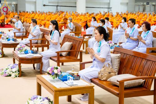 ภาพ No.90821:พิธีบำเพ็ญกุศลสวดพระอภิธรรม  อุบาสกถาวร พรหมถาวร (อุบาสกผู้ปั้นพระ) คืนที่ 4 วันอังคารที่ 17 ตุลาคม พ.ศ. 2566 ณ ห้องแก้วสารพัดนึก 1 สภาธรรมกายสากล วัดพระธรรมกาย จ.ปทุมธานี