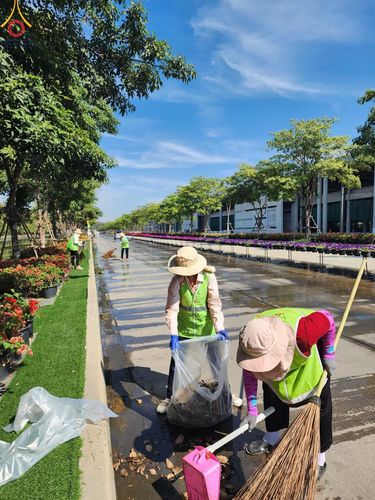 ภาพ No.105798:V.2 ทุ่มเท การเตรียมงาน เก็บงาน การรับบุญของเจ้าหน้าที่หน่วยงานต่างๆ เพื่อโครงการธรรมยาตรา กตัญญูบูชามหาปูชนียาจารย์ พระมงคลเทพมุนี (สด จนฺทสโร) พระผู้ปราบมาร อนุสรณ์สถาน 7 แห่ง ปีที่ 12 ระหว่างวันที่ 2 - 31 มกราคม พ.ศ.2567