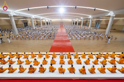 ภาพ No.313580:วันอาทิตย์ที่ 15 มีนาคม พ.ศ. 2569 พิธีร่วมบุญบรรพชาสามเณร 5000 รูป ณ ห้องแก้วสารพัดนึก 2 สภาธรรมกายสากล วัดพระธรรมกาย