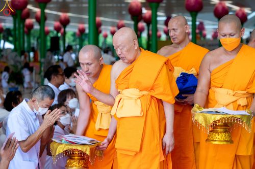 ภาพ No.81735:พิธีอุปสมบทอุทิศชีวิต สามเณรเปรียญธรรม 11 รูป ในวันวิสาขบูชา วันเสาร์ที่ 3 มิถุนายน 2566 ณ อุโบสถพระไตรปิฎก วัดพระธรรมกาย จ.ปทุมธานี