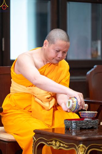 ภาพ No.78588:พิธีต้อนรับสัญญาบัตร พัดยศ ผ้าไตรและถวายมุทิตาสักการะฯ พระครูสิทธิรัตนวิเทศ และ พระครูวิเทศสันติคุณ วันอังคารที่ 28 มีนาคม พ.ศ. 2566 ณ อุโบสถวัดพระธรรมกาย