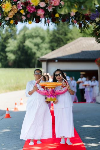 ภาพ No.286143:วันที่ 13 กรกฎาคม พ.ศ. 2568  พิธีทอดผ้าป่าฉลอง 13 ปี  วัดพระธรรมกายสวิตเซอร์แลนด์