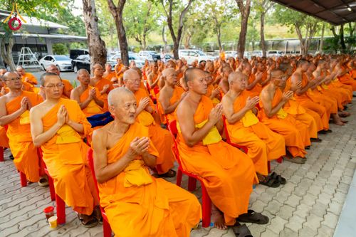 ภาพ No.316109:วันศุกร์ที่ 27 มีนาคม พ.ศ. 2569 พิธีบำเพ็ญกุศล คุณพ่อณรงค์ จินตมากุล  สิริอายุ 99 ปี 11 เดือน โยมบิดา พระครูปลัดรัตนวีรวัฒน์ (รังสฤษดิ์ อิทฺธิจินตโก) ที่ปรึกษาเจ้าคณะจังหวัดปทุมธานี เจ้าอาวาสวัดพระธรรมกาย  ณ ห้องปลูกศรัทธา 2 วัดพระธรรมกาย ปทุมธานี