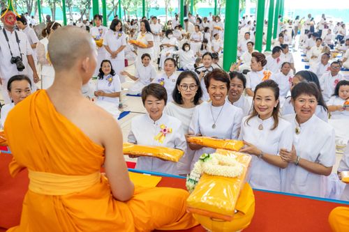 ภาพ No.137779:พิธีอุปสมบทสามเณรอุทิศชีวิต 11 รูป วันวิสาขบูชา พุธที่ 22 พฤษภาคม พ.ศ.2567 ณ อุโบสถ วัดพระธรรมกาย