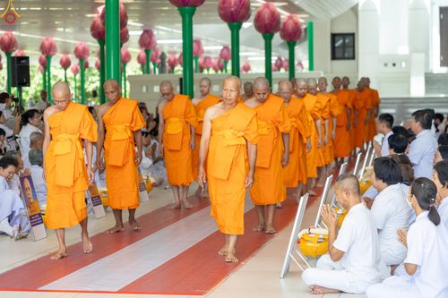 ภาพ No.335339:วันเสาร์ที่ 13 มิถุนายน พ.ศ.2569 พิธีขอบรรพชา , พิธีขอสรณคมน์และศีล , พิธีถวายบาตร , พิธีอุปสมบท โครงการอุปสมบทหมู่ผู้บริหาร รุ่นที่ 16 , โครงการอุปสมบทหมู่ธรรมทายาท  ระดับอุดมศึกษา รุ่นที่ 53 (ภาคฤดูฝน) ณ โบสถ์พระไตรปิฏก วัดพระธรรมกาย