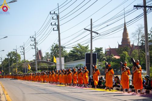 ภาพ No.106221:พิธีต้อนรับพระธรรมยาตรา ชุด 2 ในโครงการธรรมยาตรากตัญญูบูชา มหาปูชนียาจารย์  พระมงคลเทพมุนี(สด จนฺทสโร) พระผู้ปราบมาร  อนุสรณ์สถาน 7 แห่ง ปีที่ 12  วันที่ 3 มกราคม พ.ศ. 2567  ณ อนุสรณ์สถานโลตัสแลนด์ จ.สุพรรณบุรี