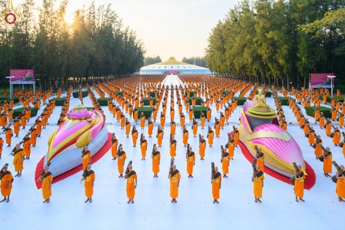 ภาพ No.68292:พุทธบุตรธรรมยาตรา ปฏิบัติธรรมและบันทึกภาพประวัติศาสตร์ ในโครงการธรรมยาตรา เส้นทางพระผู้ปราบมาร ปีที่ 11 ณ วัดพระธรรมกาย จ.ปทุมธานี วันที่ 22 ธันวาคม พ.ศ. 2565