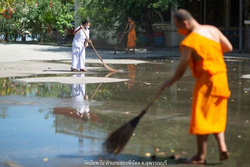 ภาพ No.69164:พระธรรมยาตรา ปฏิบัติศาสนกิจ ทำนุบำรุงศาสนสถาน, สวดธรรมจักร, ปฏิบัติธรรม ร่วมกับชุมชน,นักเรียนเด็กดีวีสตาร์ และร่วมพิธีทอดผ้าป่าบำรุงศาสนสถาน ในโครงการธรรมยาตรากตัญญูบูชา มหาปูชนียาจารย์ พระมงคลเทพมุนี(สด จนฺทสโร) พระผู้ปราบมาร อนุสรณ์สถาน 7 แห่ง ปีที่ 11