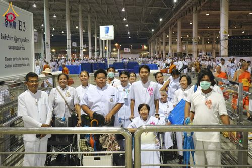 ภาพ No.324516:วันที่ 22 เมษายน พ.ศ.2569 (วันคุ้มครองโลก) บรรยากาศพระสังฆาธิการและสาธุชน การเดินทางกลับ งานถวายมหาสังฆทาน 40,000 กว่าวัดทั่วประเทศ วัดพระธรรมกาย