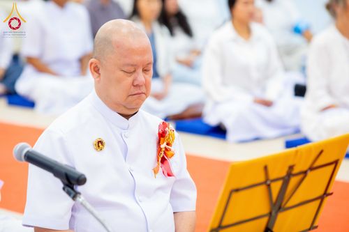 ภาพ No.313242:วันอาทิตย์ที่ 8 มีนาคม พ.ศ. 2569 พิธีสมโภชรูปเหมือนพระมงคลเทพมุนี (สด จนฺทสโร) และพิธีทอดผ้าป่าสามัคคีเพื่อสร้างวิหารพระมงคลเทพมุนี ณ วัดพุทธเคปทาวน์ ประเทศแอฟริกาใต้