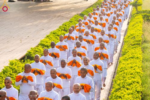 ภาพ No.314087:วันจันทร์ที่ 16 มีนาคม พ.ศ. 2569 พิธีเวียนเทียนประทักษิณ และพิธีบรรพชาสามเณร 500 รูป ณ วิหารมายาเทวี ประเทศเนปาล