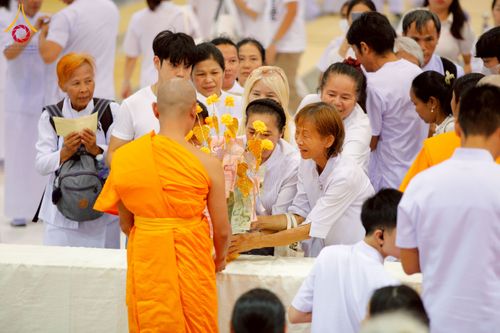 ภาพ No.264694:วันอาทิตย์ที่ 2 พฤศจิกายน พ.ศ. 2568 พิธีทอดกฐินสามัคคี ณ สภาธรรมกายสากล วัดพระธรรมกาย