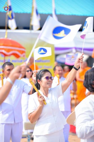 ภาพ No.327179:วันศุกร์ที่ 1 พฤษภาคม พ.ศ.2569 พิธีทอดผ้าป่า โปรยรัตนชาติ ตอกเสาเข็มมงคลต้นแรก สถาปนา “องค์พระเจดีย์เพื่อสร้างสันติภาพโลก” (แห่งแรกของภาคอีสาน) ณ ธุดงคสถานอำนาจเจริญ  อ.เมือง จ.อำนาจเจริญ