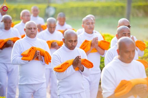 ภาพ No.314063:วันจันทร์ที่ 16 มีนาคม พ.ศ. 2569 พิธีเวียนเทียนประทักษิณ และพิธีบรรพชาสามเณร 500 รูป ณ วิหารมายาเทวี ประเทศเนปาล