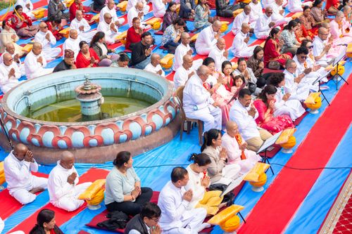 ภาพ No.313395:วันพฤหัสบดีที่ 12 มีนาคม พ.ศ. 2569 พิธีมอบบาตรและผ้าไตรในโครงการบรรพชาสามเณร 500 รูป  ณ นาคบาฮาล (Nagbahal) ประเทศเนปาล