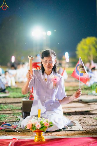 ภาพ No.81438:พิธีทอดผ้าป่า วางดวงแก้วบรมจักรพรรดิ  โปรยรัตนชาติ และพิธีตอกเสาเข็มมงคลต้นแรก อาคาร 80 ปี หลวงพ่อธัมมชโย ณ ศูนย์ปฏิบัติธรรมวิหารแดง อำเภอวิหารแดง จังหวัดสระบุรี วันอาทิตย์ที่ 28 พฤษภาคม พ.ศ.2566