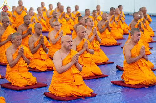 ภาพ No.315258:​วันอาทิตย์ที่ 22 มีนาคม พ.ศ.2569 สามเณรธรรมทายาทเนปาล 500 รูป ฟังธรรม สวดมนต์ ปฏิบัติธรรมร่วมกัน  ณ International Assembly and Meditation Hall Lumbini