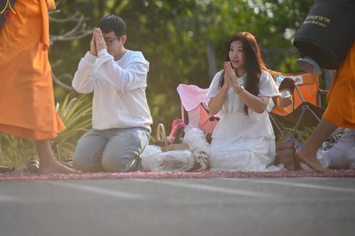 ภาพ No.299448:วันที่ 18 มกราคม พ.ศ. 2569 พิธีต้อนรับพระธรรมยาตรา ณ อนุสรณ์สถานลำดับที่ 5 สถานที่เผยแผ่วิชชาธรรมกายครั้งแรก อนุสรณ์สถานบางปลา วัดบางปลา อำเภอบางเลน จังหวัดนครปฐม ในโครงการธรรมยาตรา กตัญญูบูชา มหาปูชนียาจารย์ พระมงคลเทพมุนี(สด จนฺทสโร) พระผู้ปราบมาร อนุส