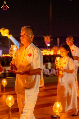 ภาพ No.312320:วันอังคารที่ 3 มีนาคม พ.ศ.2569 พิธีเวียนประทักษิณและจุดมาฆประทีป (ภาพชุดที่ 2) ณ ลานธรรมพระมหาธรรมกายเจดีย์ วัดพระธรรมกาย