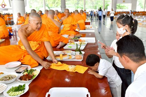 ภาพ No.247484:วันจันทร์ที่ 22 กันยายน พ.ศ. 2568 (วันพระ แรม 15 ค่ำ เดือน 10) พิธีบุพเปตพลี ครั้งที่ 170 ร่วมอุทิศบุญแด่หมู่ญาติที่ล่วงลับไปแล้ว และสืบทอดอายุพระพุทธศาสนา ณ หอฉันคุณยายอาจารย์ฯ วัดพระธรรมกาย