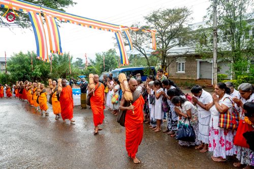 ภาพ No.226351:วันที่ 7-10 พฤษภาคม พ.ศ. 2568 โครงการเดินธรรมยาตรา สยาม-ลังกา ธรรมยาตรา ฉลองเทศกาลวิสาขบูชาแห่งชาติ ศรีลังกา บูชาธรรม 81 ปี หลวงพ่อธัมมชโย เมืองนูวราอิลิยา ประเทศศรีลังกา