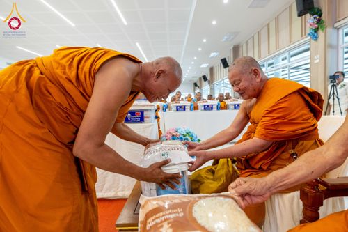 ภาพ No.212531:วันเสาร์ที่ 22 มีนาคม พ.ศ. 2568 พิธีถวายสังฆทานแด่คณะสงฆ์ 323 วัด ปีที่ 21 ครั้งที่ 175 พิธีมอบกองทุนหนุนแรงใจช่วยครูใต้ ปีที่ 18 ครั้งที่ 139 และพิธีทำบุญอุทิศส่วนกุศลให้ผู้วายชนม์ ณ ศูนย์ปฏิบัติธรรมภาคใต้ อำเภอบางกล่ำ จังหวัดสงขลา