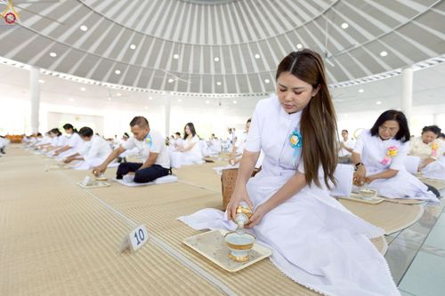 ภาพ No.229779:วันที่ 25 มิถุนายน พ.ศ. 2568 (แรม 15 ค่ำ เดือน 7) พิธีบุพเปตพลี ครั้งที่ 166 ร่วมอุทิศบุญแด่หมู่ญาติที่ล่วงลับไปแล้ว และสืบทอดอายุพระพุทธศาสนา ณ หอฉันคุณยายอาจารย์ฯ วัดพระธรรมกาย