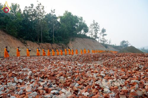 ภาพ No.131074:Photo Story ปฐมบรรพชาชาวพุทธมาร์มา Episode 4/5 วันที่ 13 กุมภาพันธ์พ.ศ. 2567 ณ วัดธัมจักร อรัญกุฏิ บังกลาเทศ