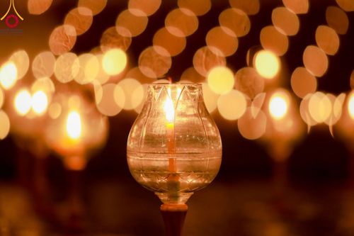 ภาพ No.107218:พิธีจุดประทีปถวายเป็นพุทธบูชา และบูชาธรรมมหาปูชนียาจารย์ ในโครงการธรรมยาตรากตัญญูบูชา มหาปูชนียาจารย์ พระมงคลเทพมุนี(สด จนฺทสโร) พระผู้ปราบมาร  อนุสรณ์สถาน 7 แห่ง ปีที่ 12  วันที่ 6 มกราคม พ.ศ. 2567 ณ อนุสรณ์สถานมหาวิหารพระมงคลเทพมุนี อ.สองพี่น้อง จ.สุพร