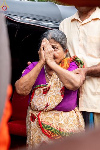 ภาพ No.140785:PhotoStory มหาศรัทธา ธรรมยาตราศรีลังกา EP.4 โครงการสยาม-ลังกา ธรรมยาตรา ฉลองเทศกาลวิสาขบูชาแห่งชาติ ศรีลังกา  บูชาธรรม 80 ปีหลวงพ่อธัมมชโย เส้นทางจาก เมืองดัมบูลลา ไปยัง เมืองมาตะเล  ตั้งแต่วันที่ 17-20 พฤษภาคม พ.ศ. 2567