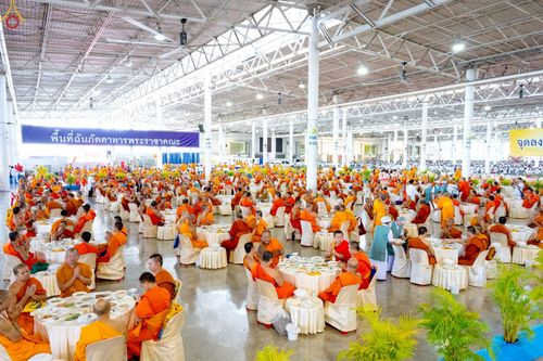 ภาพ No.236162:วันที่ 3 สิงหาคม พ.ศ. 2568 พิธีบูชาข้าวพระ ณ สภาธรรมกายสากล วัดพระธรรมกาย