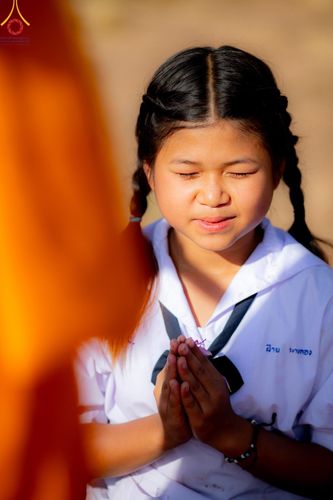 ภาพ No.193359:พิธีต้อนรับพระธรรมยาตรา ณ อนุสรณ์สถาน สถานที่เกิดในเพศสมณะ วัดสองพี่น้อง อำเภอสองพี่น้อง จังหวัดสุพรรณบุรี ในโครงการธรรมยาตรา กตัญญูบูชา มหาปูชนียาจารย์ พระมงคลเทพมุนี(สด จนฺทสโร) พระผู้ปราบมาร อนุสรณ์สถาน 7 แห่ง ปีที่ 13 วันที่ 11 มกราคม พ.ศ. 2568