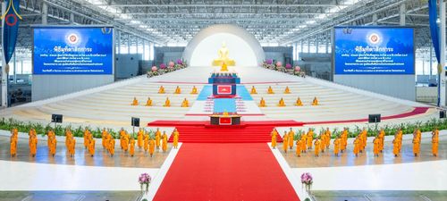 ภาพ No.153297:พิธีมุทิตาสักการะ พระภิกษุ-สามเณร ผู้สอบไล่ได้เปรียญธรรม ประโยค 1-2 ถึงประโยค ป.ธ.9 และบาลีศึกษา ประโยค1-2 ถึง บ.ศ.9 , พิธีมอบดวงแก้วสามเณรผู้ทรงบาลีไวยากรณ์ วัดพระธรรมกาย และ ศูนย์ส่งเสริมศีลธรรมในประเทศและต่างประเทศ วันอาทิตย์ที่ 8 กันยายน พ.ศ.2567