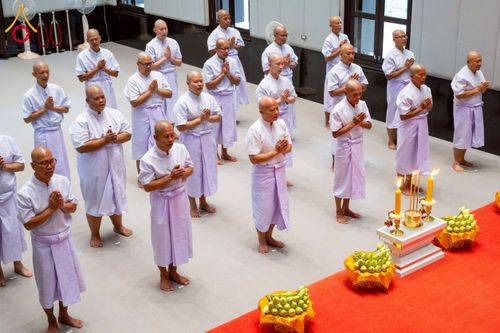 ภาพ No.244636:วันเสาร์ที่ 6 กันยายน พ.ศ. 2568 พิธีเวียนประทักษิณ และวันทาสีมาของนาคธรรมทายาท โครงการอุปสมบทหมู่บูชาธรรมครบรอบ 108 ปี วันครูผู้ค้นพบวิชชาธรรมกาย ณ โบสถ์พระไตรปิฎก วัดพระธรรมกาย