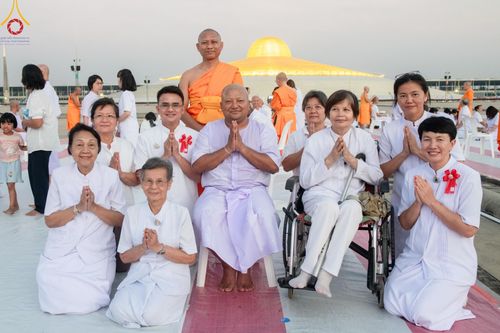 ภาพ No.180097:พิธีปลงผมนาคธรรมทายาท ในโครงการอุปสมบทหมู่ บูชาธรรมมหาปูชนียาจารย์ (ศูนย์อบรมวัดพระธรรมกาย) วันที่ 1 ธันวาคม พ.ศ. 2567 ณ ลานธรรมหารัตนวิหารคด วัดพระธรรมกาย จ.ปทุมธานี
