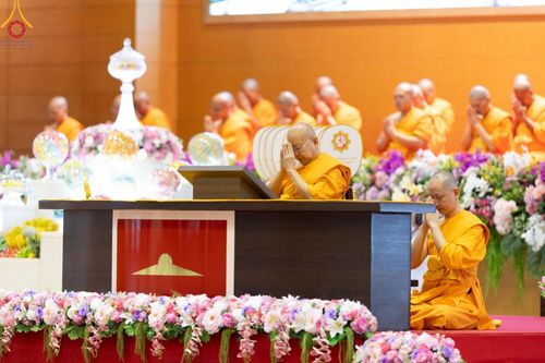 ภาพ No.146883:การต้อนรับพระสังฆาธิการ 2,000 กว่าวัดทั่วประเทศ และพิธีบูชาข้าวพระ เนื่องในวันสมาธิโลก วันอาทิตย์ที่ 4 สิงหาคม พ.ศ. 2567 ณ สภาธรรมกายสากล วัดพระธรรมกาย