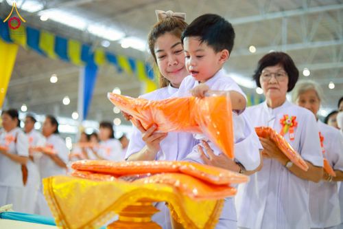 ภาพ No.215490:วันอาทิตย์ต้นเดือนที่ 6 เมษายน พ.ศ. 2568 ขบวนอัญเชิญผ้าป่าสมทบ มหาสังฆทาน 40,000 กว่าวัดทั่วประเทศ ณ สภาธรรมกายสากล วัดพระธรรมกาย