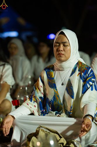 ภาพ No.82023:พิธีจุดวิสาขประทีป 22,000 ดวงและโคมลอย 3,000 ดวง ( Festival  lampion Vesak Indonesia) ณ มหาเจดียบรมพุทโธ อินโดนีเซีย  วันอาทิตย์ที่ 4 มิ.ย. พ.ศ.2566